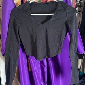 Elegant Black V-Neck Long Sleeve Crop Top